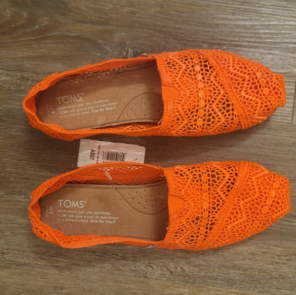 Toms Neon Crochet Slip On Shoes Size 7 - Picture 7 of 8
